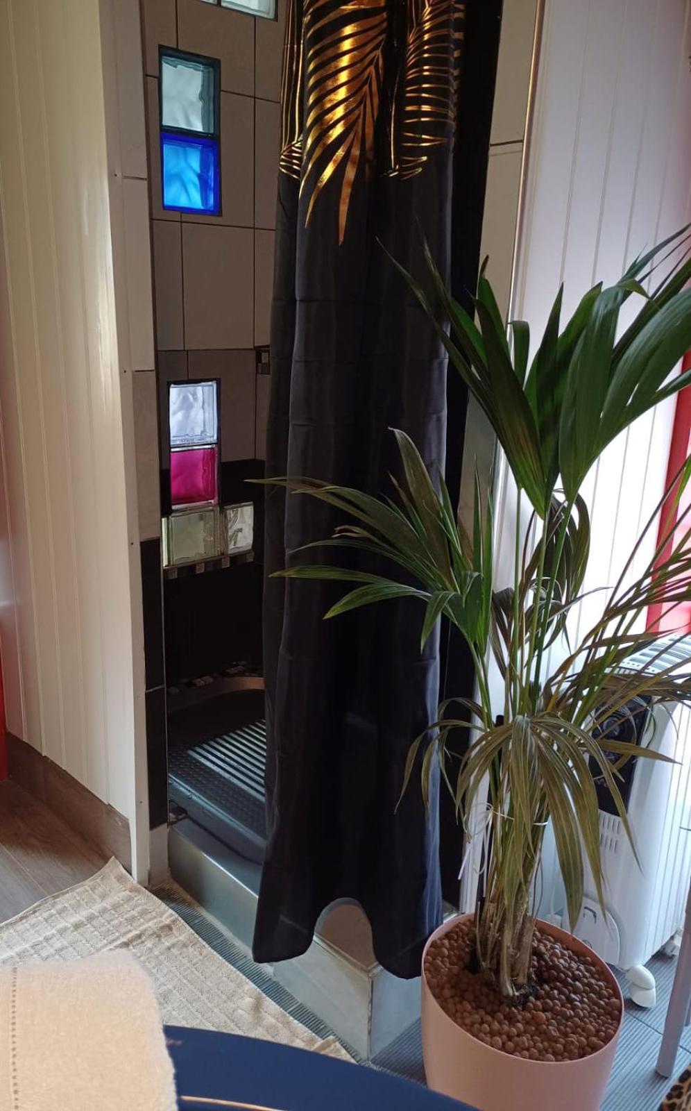 Le Lion Dort Bed & Breakfast Cormeilles-en-Parisis Exterior foto