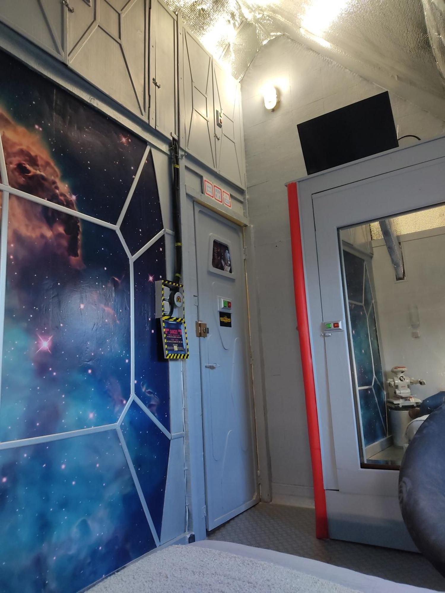 Le Lion Dort Bed & Breakfast Cormeilles-en-Parisis Exterior foto
