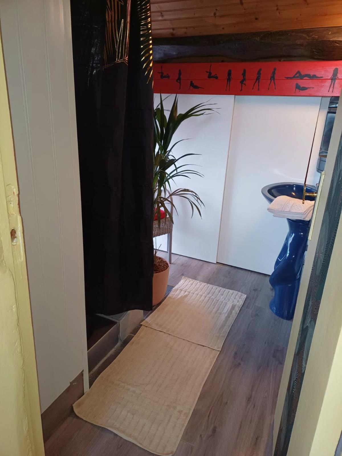 Le Lion Dort Bed & Breakfast Cormeilles-en-Parisis Exterior foto